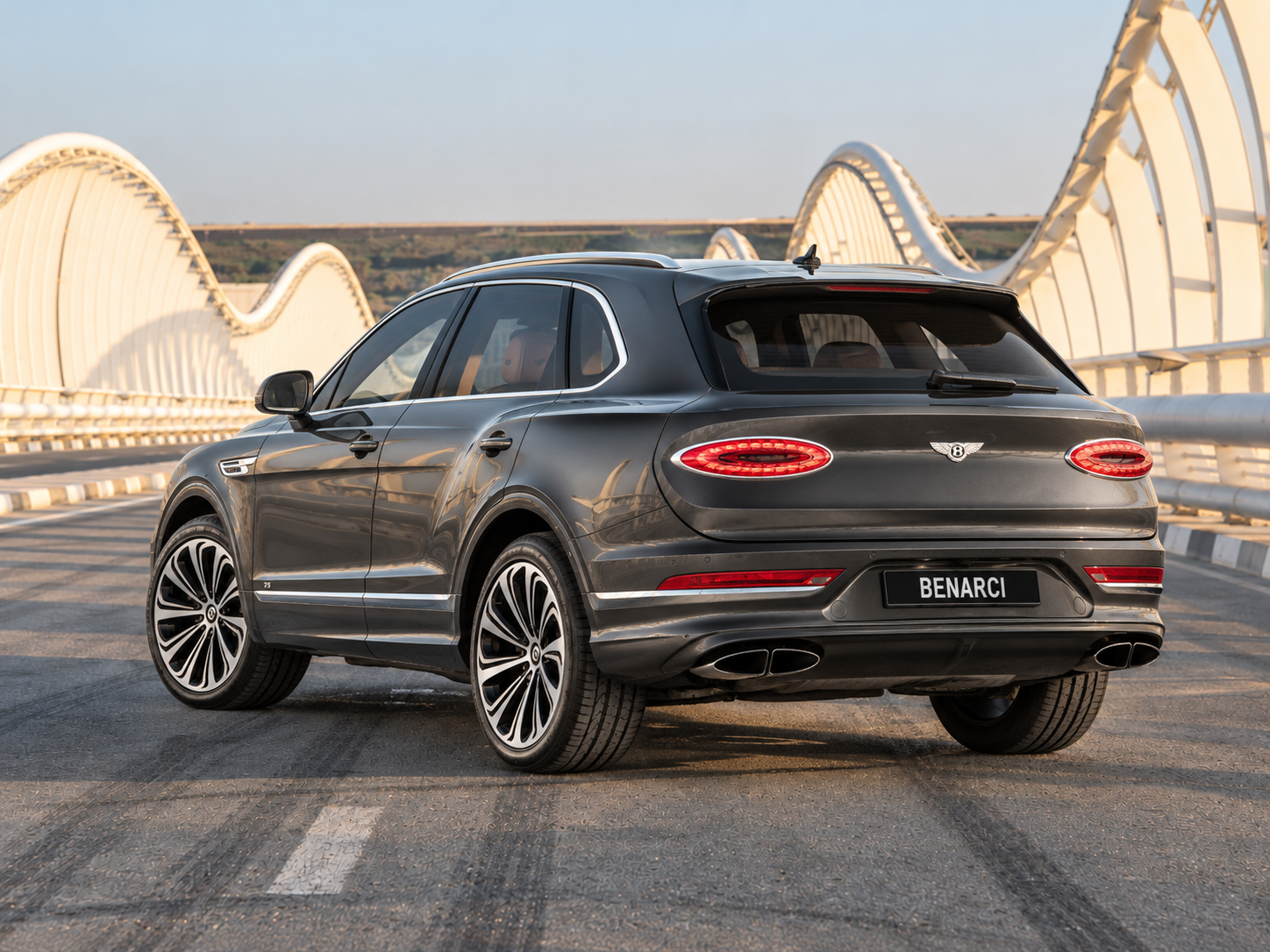 Bentley Bentayga — miniature 4